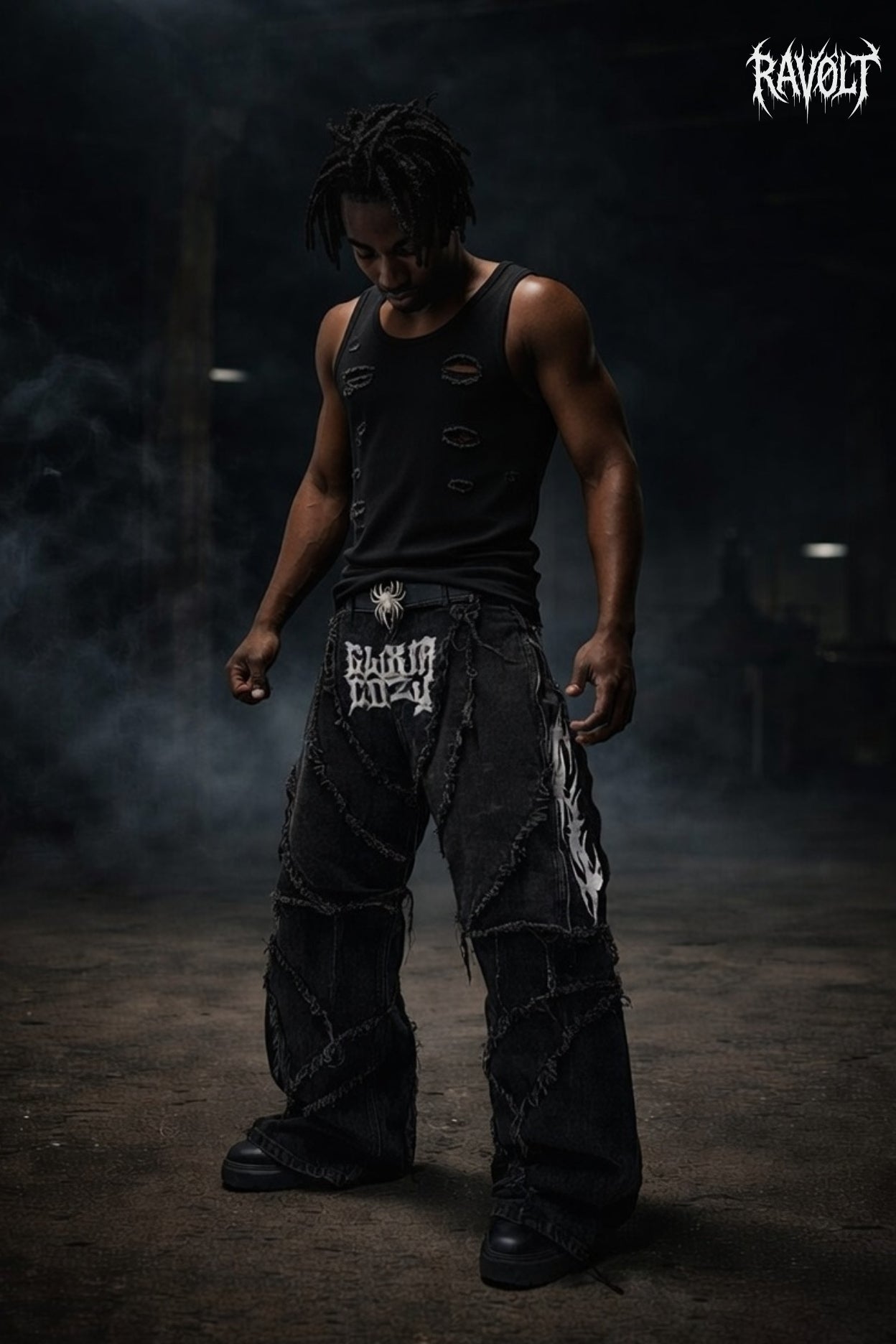 Mannequin portant un jean modulaire 2 en 1 noir style streetwear Y2K